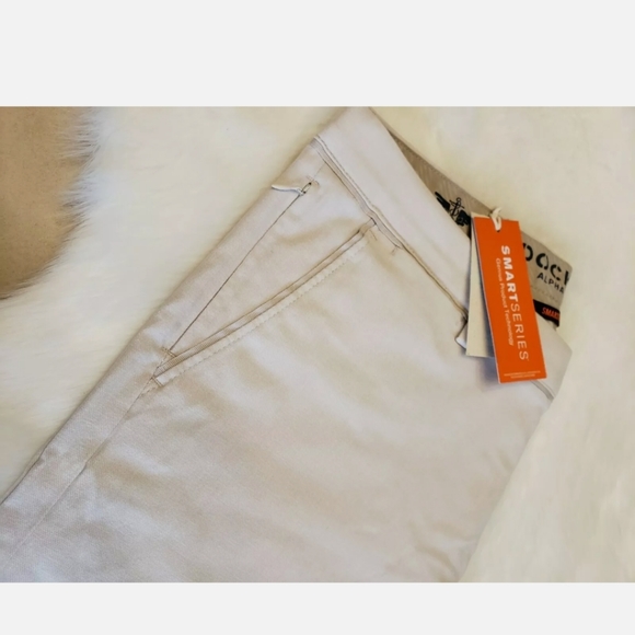 DOCKERS Men's Slim Fit Smart 360 Flex Stretch Chin - Picture 5 of 7